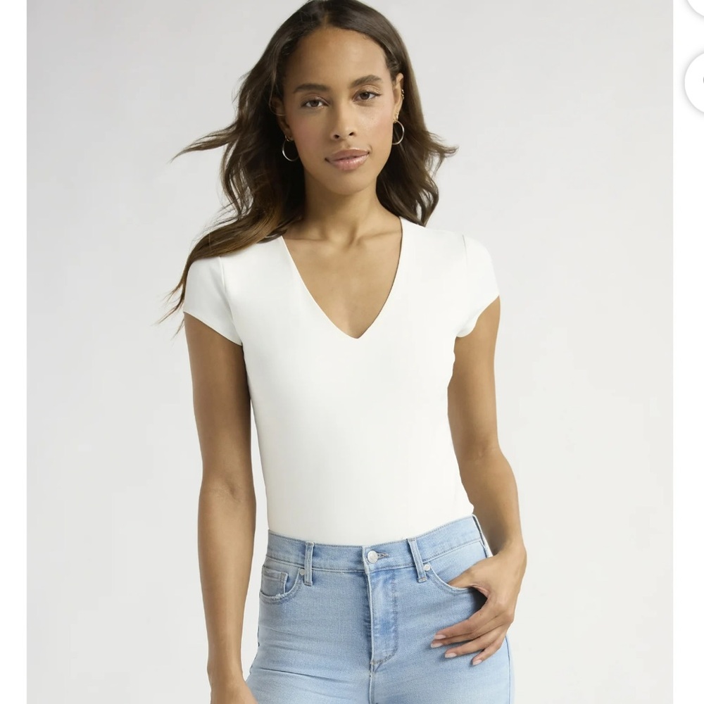 Sofia Vergara Women's V-Neck Scuba Knit Short Sleeve White Bodysuit NWT